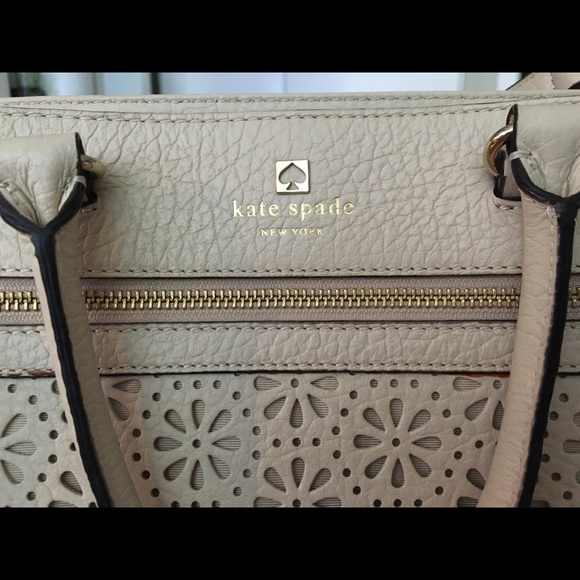 (Sold) Kate Spade Summer Shoulder Bag with Handle - Picture 4 of 5